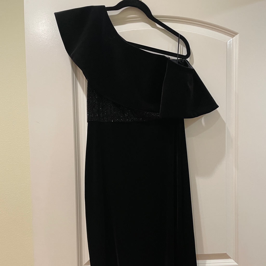 Gorgeous Brand New Armani Collezioni Dress Gorgeous Brand New Armani Collezioni Dress
